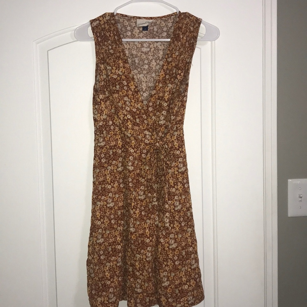 Universal thread sleeveless wrap dress